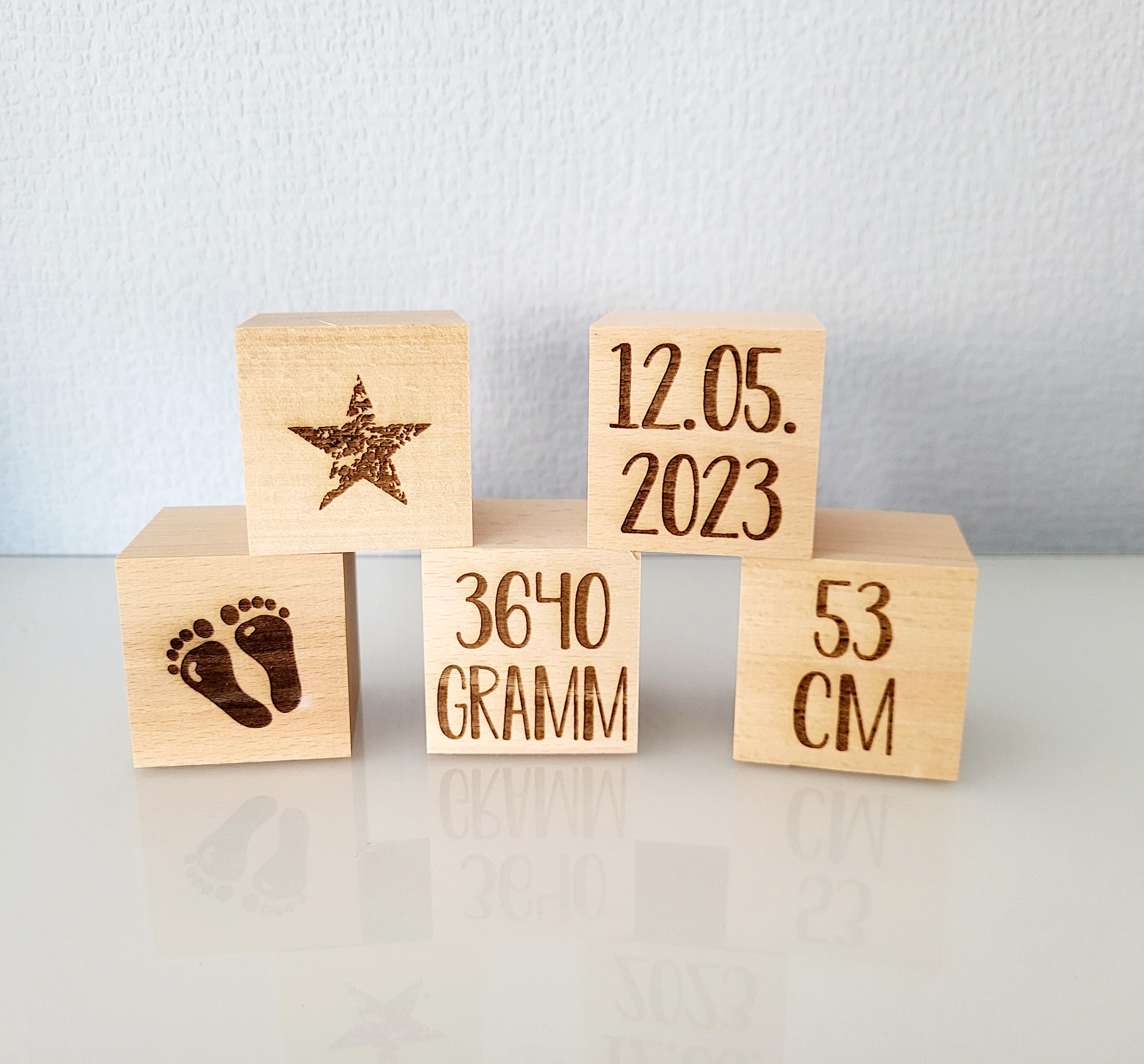 Holzwürfel / Würfel aus Holz personalisiert mit Gravur